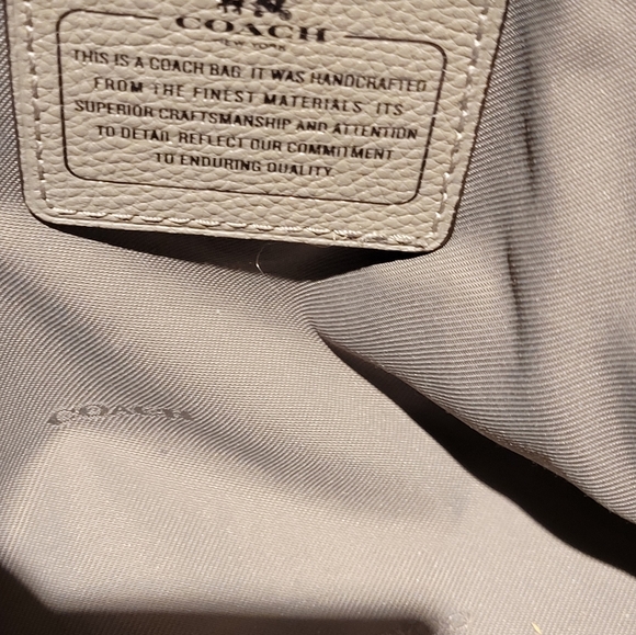 Coach Light Gray Leather Shoulder Bag with Chain Strap - Picture 3 of 8